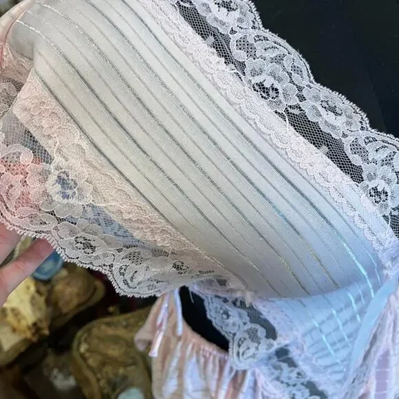 Vintage Eileen West Pink Satin & Lace Peplum lingerie Bodysuit small - Picture 2 of 6